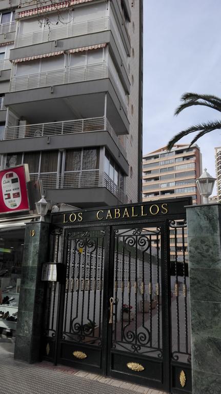 Apartamentos Los Caballos Benidorm Exterior foto